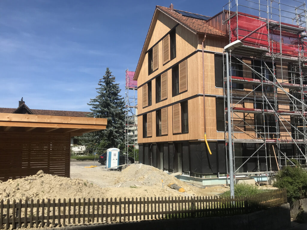 Neubau Bahnhofstraße 3 in Mörschwil mit Holz vom Steinertobel